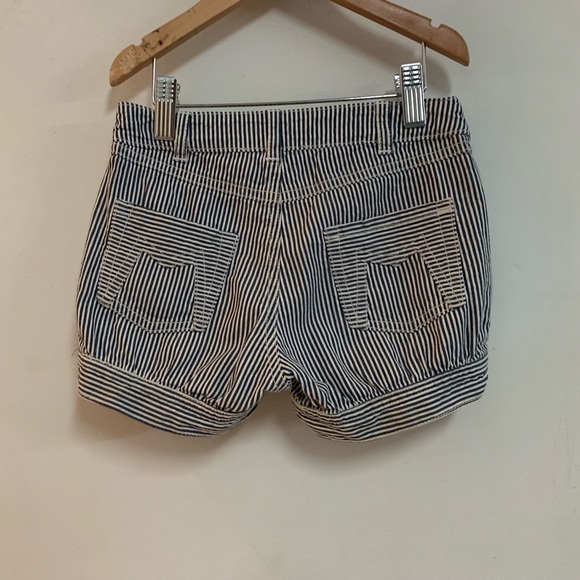 Little Marc Jacobs Striped Shorts - Picture 7 of 12